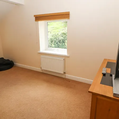 Goswick Hall * Bowland Bridge