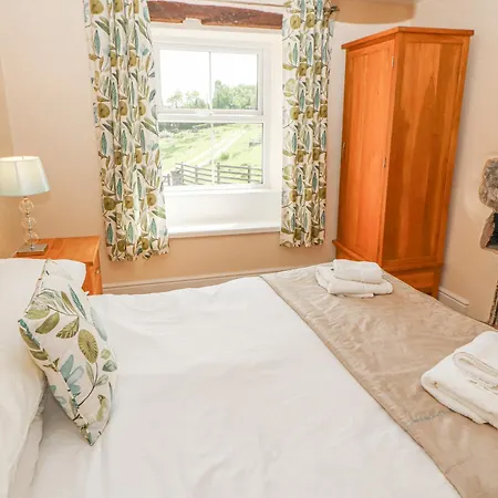 Goswick Hall * Bowland Bridge